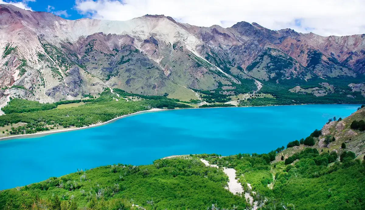 Paisajes de la Reserva Nacional Jeinimeni en el Parque Nacional Patagonia. Paisajes de la Reserva Nacional Jeinimeni en el Parque Nacional Patagonia.