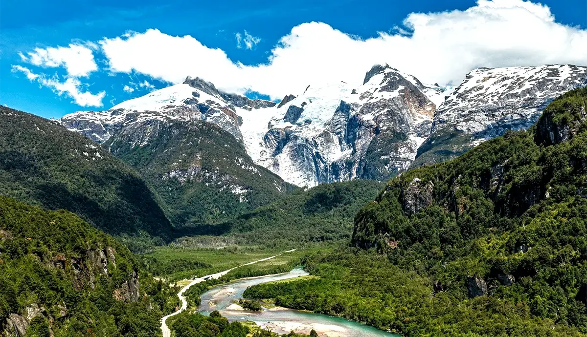 Mirador hacia el Glaciar Exploradores y Campos de Hielo Norte. Imagen de tur.com Mirador hacia el Glaciar Exploradores y Campos de Hielo Norte.