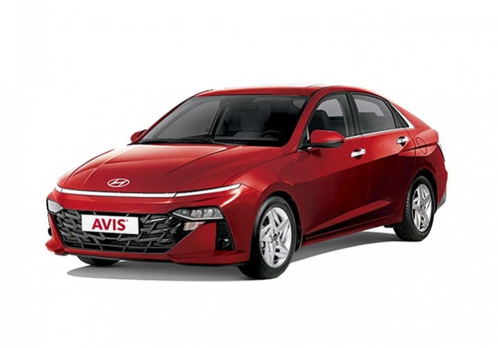 Hyundai Accent MT o similar